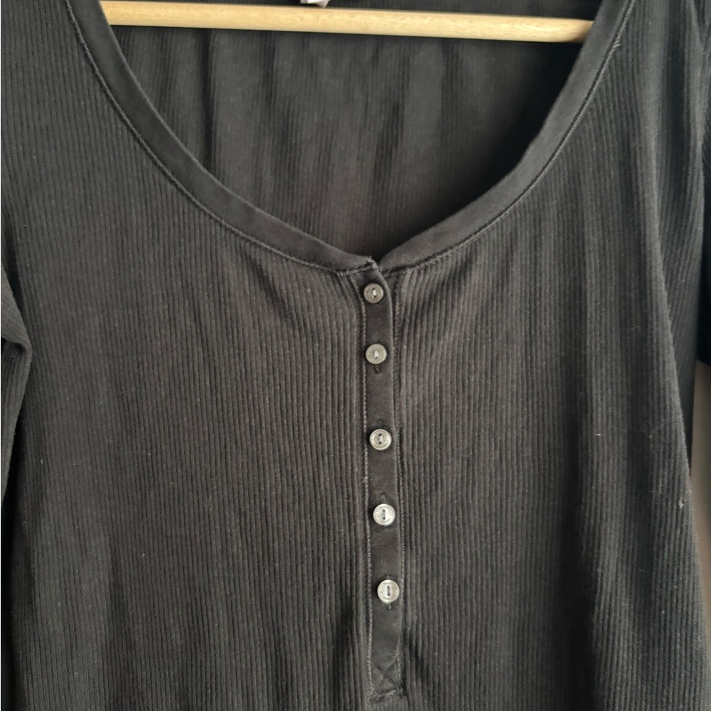 Y2K Victoria's Secret Black Ribbed Button-Up Scoop Neck Top